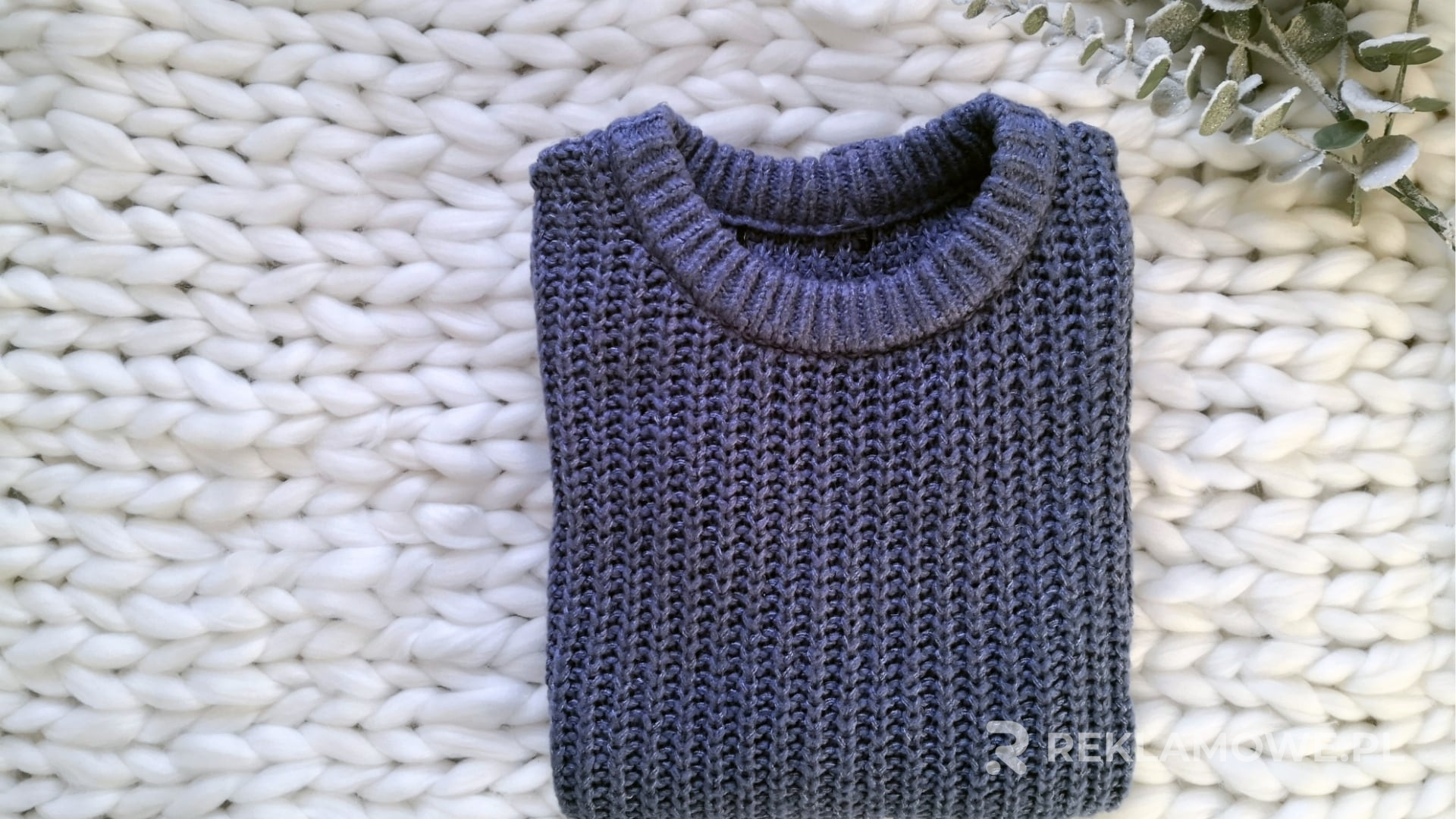 Sweter reklamowy jako narzędzie marketingowe