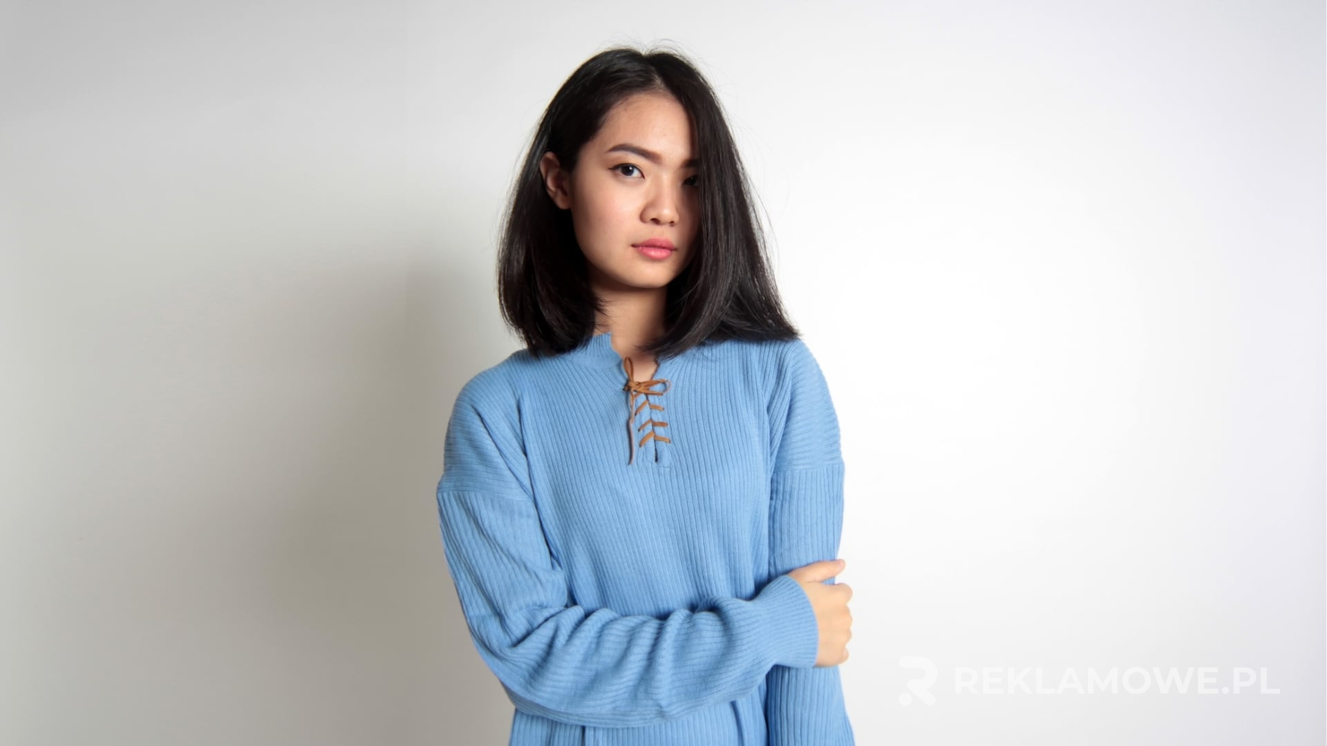 Sweter reklamowy używany do budowania marki