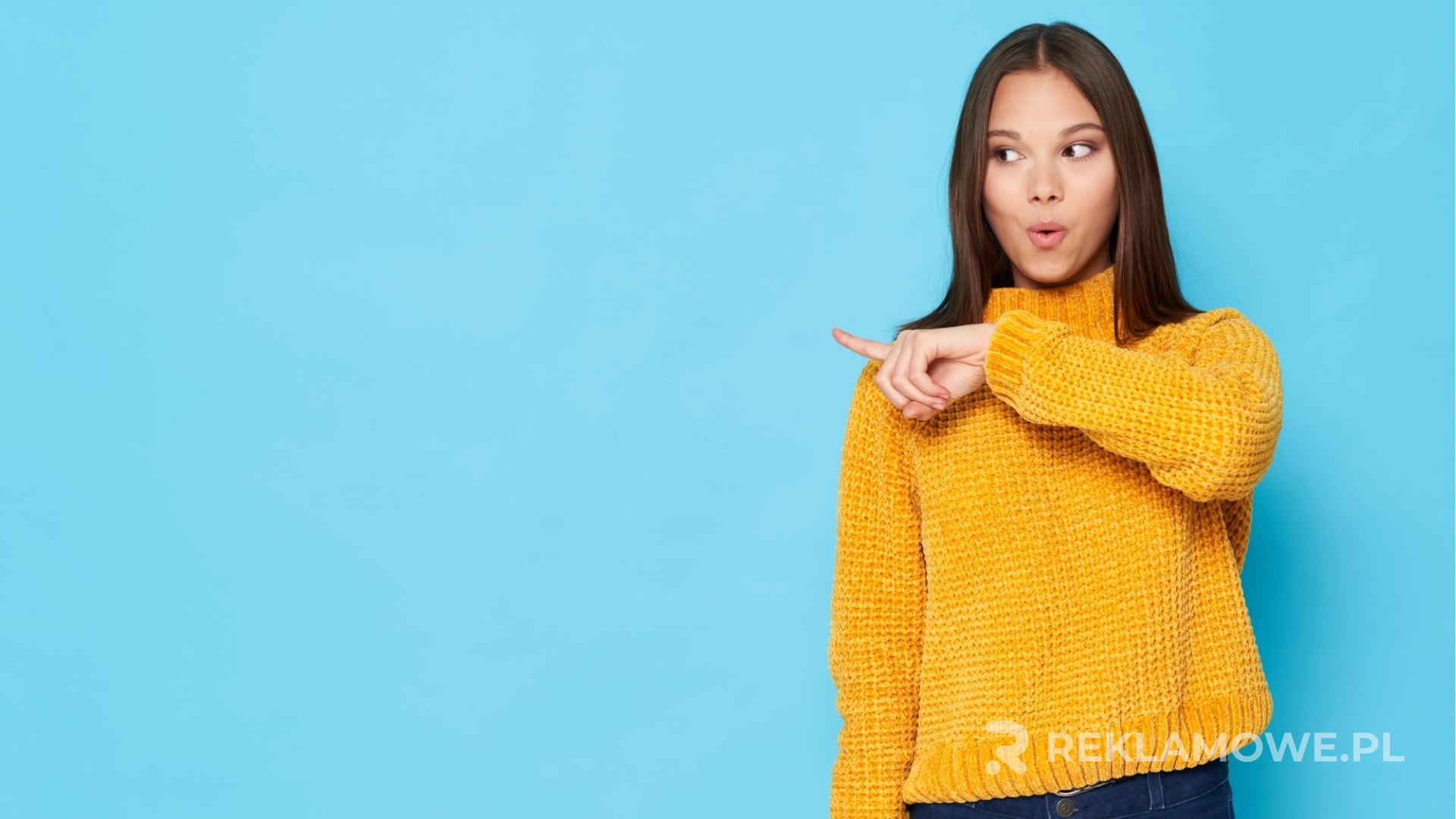 Koszty i ROI zakupu swetrów reklamowych dla małych firm Swetry reklamowe z logo firmy