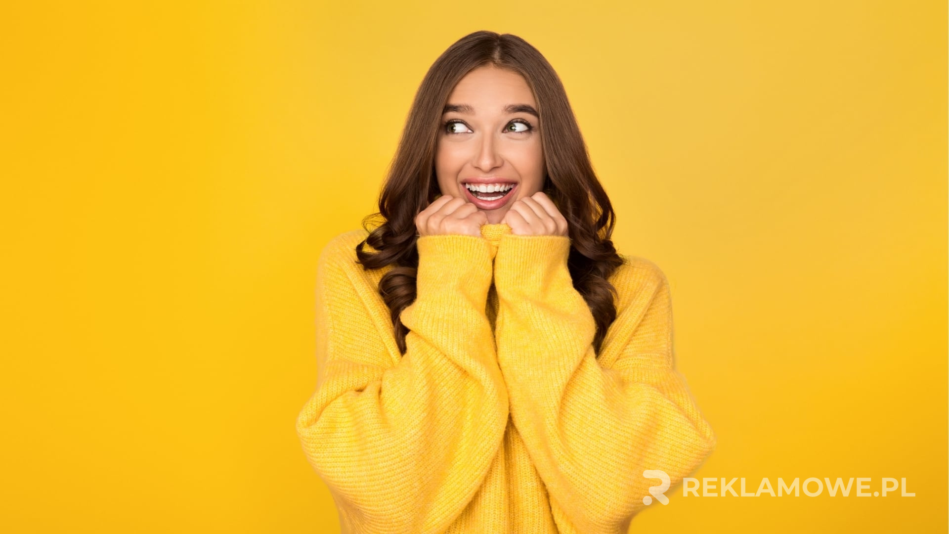 Trendy w projektowaniu swetrów reklamowych w 2026 roku